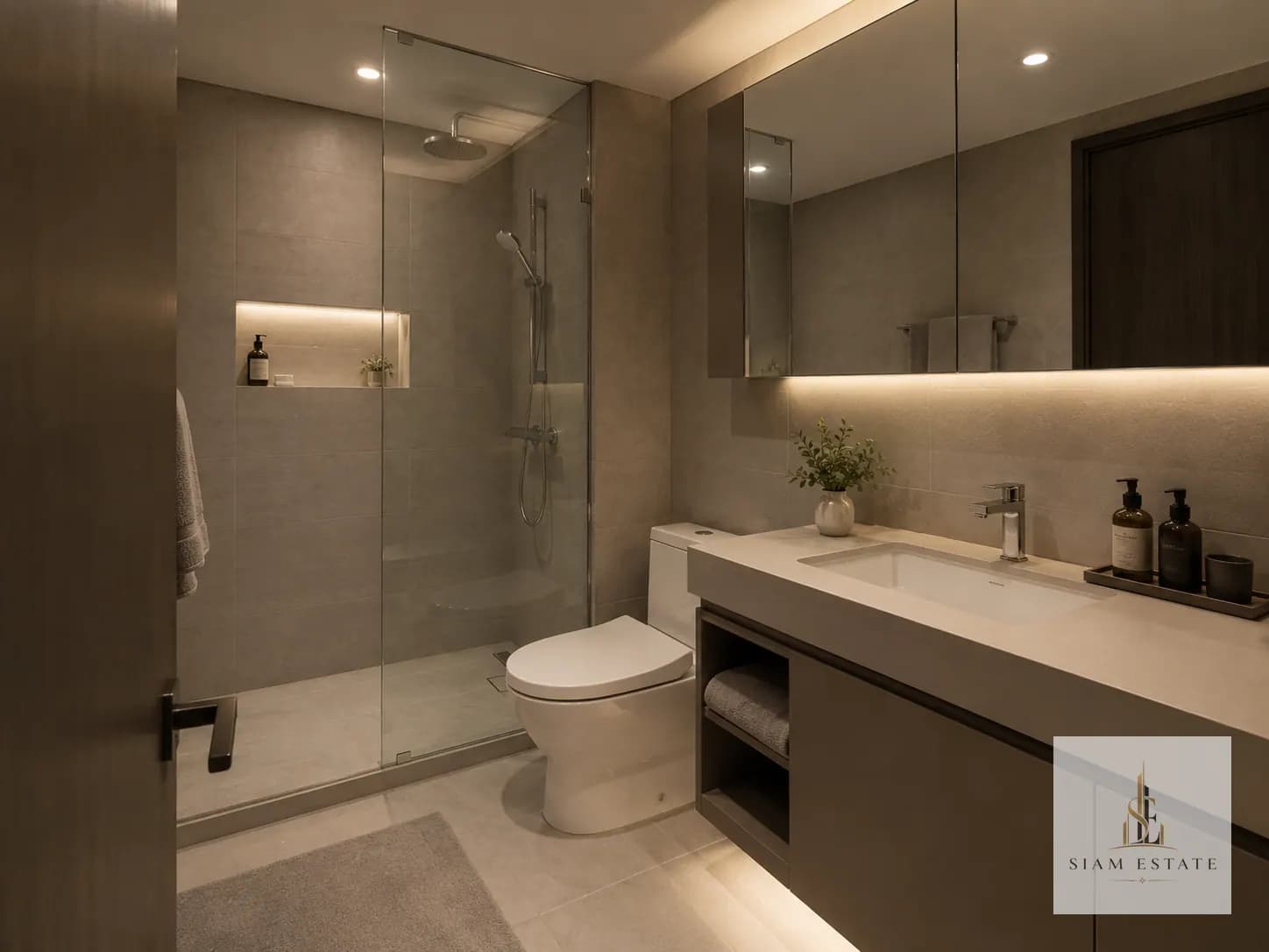 Studio Suite for Rent at Sathorn Sky Tower